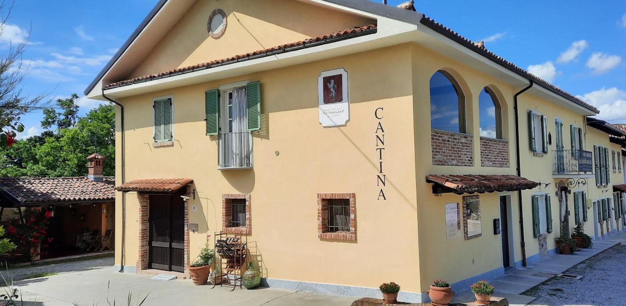 Ca Trifolera Barbaresco - Romantico Cascinale Con Antica Cantina Nel Cuore Delle Langhe - Degustazione Vini Nella Nostra Cantina Bagian luar foto